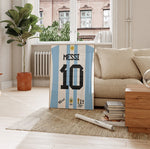 Load image into Gallery viewer, Fodbold plakat | Fodbold plakater | Lionel Messi Fodboldplakat | Perfekt til Den Ægte Fodbold Fan | Plakaty.dk
