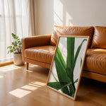 Load image into Gallery viewer, Plantemotiver | Unikke plante illustrationer print til dit hjem | Plakat med grønne planter, botanisk kunst og naturplanter, ideel til at tilføje et organisk og livligt præg til dit hjem.

