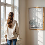 Load image into Gallery viewer, Plakat med livredders tårn | Sommer og Strand Plakater | Denne plakat viser et lyseblåt livredders tårn med en rampe og tekst “LIFEGUARD OFF-DUTY KEEP OFF”. Perfekt til strandelskere.

