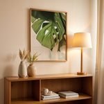 Load image into Gallery viewer, Flora på Væggen | Dekorér dine rum med naturlige designs | Plakat med grønne planter, botanisk kunst og naturplanter, ideel til at tilføje et organisk og livligt præg til dit hjem.
