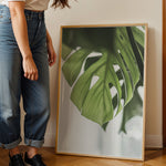 Load image into Gallery viewer, Flora på Væggen | Dekorér dine rum med naturlige designs | Plakat med grønne planter, botanisk kunst og naturplanter, ideel til at tilføje et organisk og livligt præg til dit hjem.
