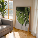 Load image into Gallery viewer, Flora på Væggen | Dekorér dine rum med naturlige designs | Plakat med grønne planter, botanisk kunst og naturplanter, ideel til at tilføje et organisk og livligt præg til dit hjem.
