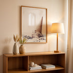 Load image into Gallery viewer, Plakat med isvaffel | Sommer og Strand Plakater | Denne plakat viser en vaffelis, der er væltet og smelter, omgivet af små lavendelfarvede blomster. Perfekt til is- og sommerelskere.
