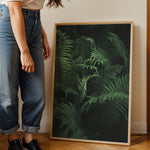 Load image into Gallery viewer, Blomster og Blade | Realistiske motiver til dit hjem | Plakat med grønne planter, botanisk kunst og naturplanter, ideel til at tilføje et organisk og livligt præg til dit hjem.
