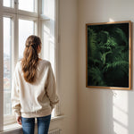 Load image into Gallery viewer, Blomster og Blade | Realistiske motiver til dit hjem | Plakat med grønne planter, botanisk kunst og naturplanter, ideel til at tilføje et organisk og livligt præg til dit hjem.
