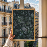 Load image into Gallery viewer, Grøn Inspiration | Plakater med frodige motiver til stuen | Plakat med grønne planter, botanisk kunst og naturplanter, ideel til at tilføje et organisk og livligt præg til dit hjem.
