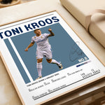 Load image into Gallery viewer, Fodbold plakat | Fodbold plakater | Toni Kroos Fodbold Plakat | Perfekt til Passionerede Fans | Plakaty.dk
