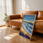Load image into Gallery viewer, Bondi Beach Vintage Travel Plakat | Vintage Travel Poster | Denne plakat viser en farverig illustration af Bondi Beach i Australien, med bølger, der slår ind mod kysten og en by i baggrunden. Perfekt til dem, der elsker strand- og byliv.
