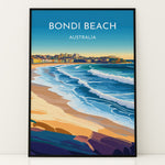 Load image into Gallery viewer, Bondi Beach Vintage Travel Plakat | Vintage Travel Poster | Denne plakat viser en farverig illustration af Bondi Beach i Australien, med bølger, der slår ind mod kysten og en by i baggrunden. Perfekt til dem, der elsker strand- og byliv.

