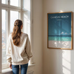 Load image into Gallery viewer, Cancun Beach Vintage Travel Plakat | Vintage Travel Poster | Denne plakat viser Cancun Beach med hvidt sand, turkisblåt vand og en klar blå himmel. Perfekt til tropiske feriestemninger.
