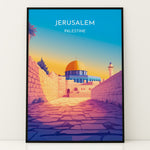 Load image into Gallery viewer, Jerusalem Palæstina Vintage Travel Plakat | Palestine Vintage Travel Poster | Denne plakat viser Klippemoskeen i Jerusalem med sin gyldne kuppel og blå vægge, set fra en stenbelagt gade.
