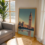 Load image into Gallery viewer, London Vintage Travel Plakat | Vintage Travel Poster | Denne plakat viser en stiliseret illustration af Big Ben og Parlamentsbygningerne i London, England, med deres refleksion i vandet nedenfor. Perfekt til rejse- og arkitekturentusiaster.
