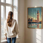 Load image into Gallery viewer, London Vintage Travel Plakat | Vintage Travel Poster | Denne plakat viser en stiliseret illustration af Big Ben og Parlamentsbygningerne i London, England, med deres refleksion i vandet nedenfor. Perfekt til rejse- og arkitekturentusiaster.
