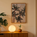 Load image into Gallery viewer, Plakat med palmer og himmel | Sommer og Strand Plakater | Denne plakat viser flere høje palmer med grønne fronds mod en pastel farvet himmel. Perfekt til dem, der elsker tropiske omgivelser.
