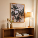 Load image into Gallery viewer, Plakat med palmer og himmel | Sommer og Strand Plakater | Denne plakat viser flere høje palmer med grønne fronds mod en pastel farvet himmel. Perfekt til dem, der elsker tropiske omgivelser.
