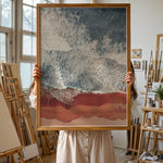 Load image into Gallery viewer, Plakat med bølger og strand | Sommer og Strand Plakater | Denne plakat viser et luftfoto af bølger, der bryder mod en rødlig sandstrand. Perfekt til dem, der elsker kystlandskaber.
