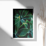Load image into Gallery viewer, Plante print | Elegant plakat med delikate detaljer | Plakat med grønne planter, botanisk kunst og naturplanter, ideel til at tilføje et organisk og livligt præg til dit hjem.
