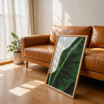 Load image into Gallery viewer, Plante plakat | Unik print der tilføjer karakter | Plakat med grønne planter, botanisk kunst og naturplanter, ideel til at tilføje et organisk og livligt præg til dit hjem.
