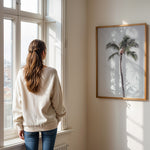 Load image into Gallery viewer, Plakat med palmetræ | Sommer og Strand Plakater | Denne plakat viser et højt palmetræ med en krone af grønne blade mod en klar, lys himmel. Perfekt til dem, der elsker tropiske vibes.
