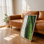 Load image into Gallery viewer, Plante plakat | Naturligt print med en moderne vinkel | Plakat med grønne planter, botanisk kunst og naturplanter, ideel til at tilføje et organisk og livligt præg til dit hjem.
