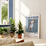 Load image into Gallery viewer, Fodbold plakat | Fodbold plakater | Toni Kroos Fodbold Plakat | Perfekt til Passionerede Fans | Plakaty.dk
