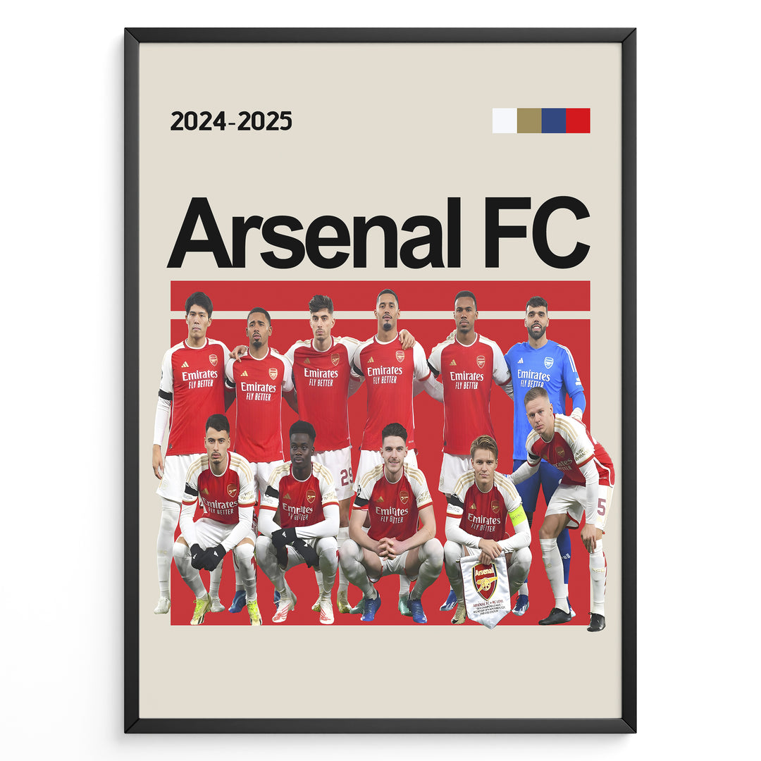 Holdfoto | Arsenal FC fodboldplakat 2024-2025 med holdopstilling i rød og hvid trøje – perfekt gave til enhver Arsenal-fan.