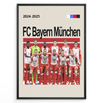 Load image into Gallery viewer, Holdfoto | FC Bayern München fodboldplakat 2024-2025 med hele truppen i hvid-røde trøjer – et stilrent valg til væggen hos enhver Bayern-fan.
