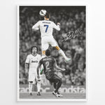 Load image into Gallery viewer, Cristiano Ronaldo fodbold plakat hvor han springer op til hovedstød i Real Madrid trøje nummer 7 mod Barcelona.
