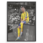 Load image into Gallery viewer, Cristiano Ronaldo sitting on barrier wearing Al Nassr yellow jersey framed plakat
