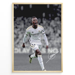 Load image into Gallery viewer, Eduardo Camavinga fodbold plakat i Real Madrid hvid hjemmebanetrøje hvor han jubler med stærkt og energisk udtryk.
