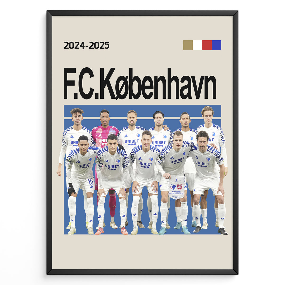 Holdfoto | F.C. København fodboldplakat 2024-2025 med spillere i hvid-blå trøjer – stilren hyldest til Danmarks topklub.
