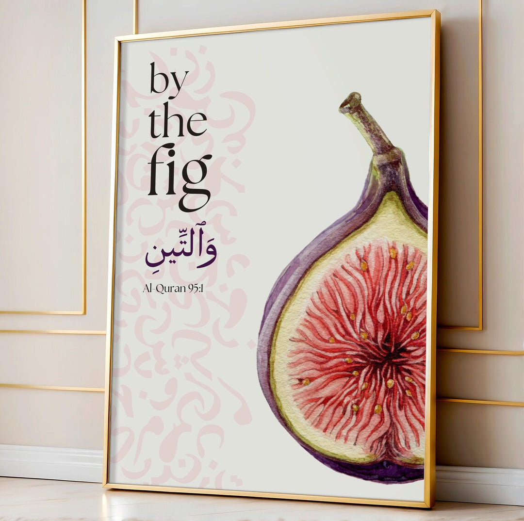Figen plakat med botanisk illustration og engelsk samt arabisk typografi inspireret af Koranens frugter