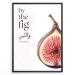 Load image into Gallery viewer, Figen plakat med botanisk illustration og engelsk samt arabisk typografi inspireret af Koranens frugter
