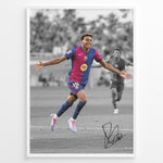 Load image into Gallery viewer, Fodbold plakat | Fodbold plakater | Lamine Yamal Fodbold Plakat | Inspirerende for Fremtidens Fans | Plakaty.dk
