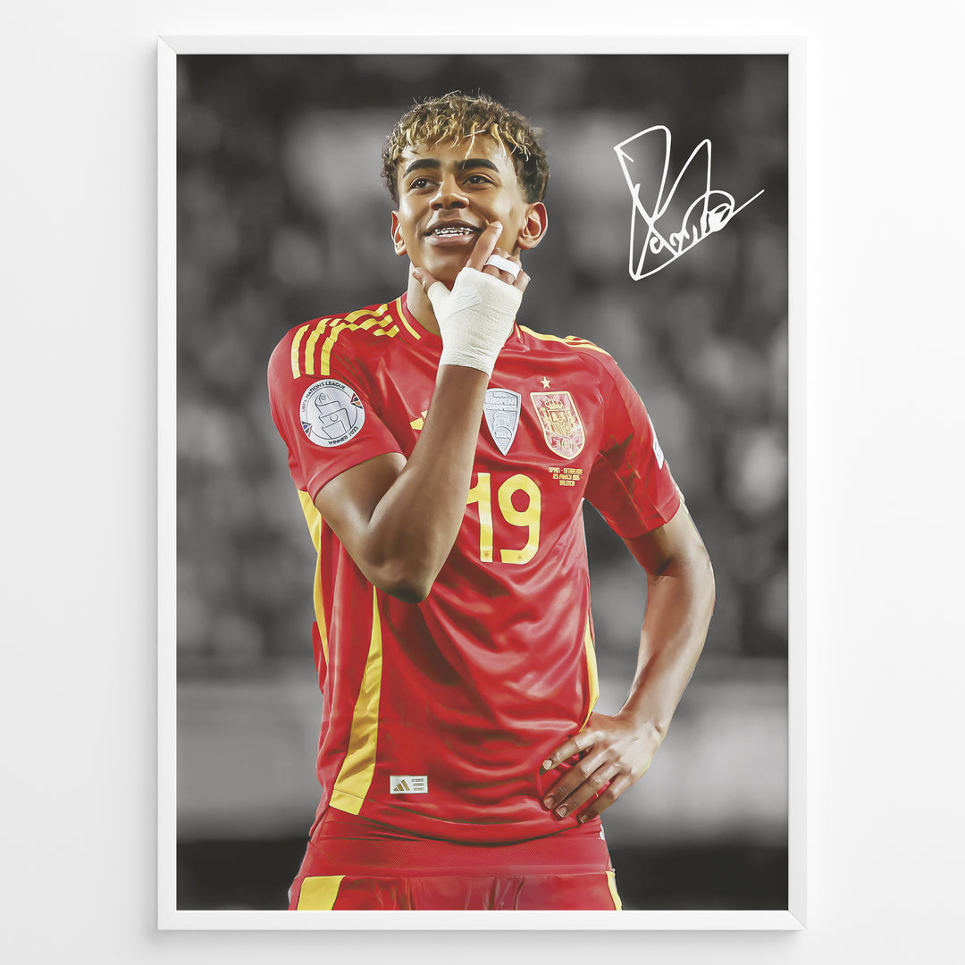 Lamine Yamal fodbold plakat i Spaniens røde landsholdstrøje nummer 19 med selvsikkert og fokuseret udtryk.