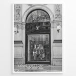 Load image into Gallery viewer, Fashion Plakat | Louis Vuitton Storefront – Galleria Vittorio Emanuele II, Milan Plakaty.dk | Black and white image of the Louis Vuitton store in Milan&#39;s Galleria Vittorio Emanuele II, showing ornate architecture, a large arched entrance, and a designer window display.
