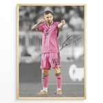 Load image into Gallery viewer, plakat of Lionel Messi in pink Inter Miami jersey pointing forward, with printed signature and black-and-white background.
