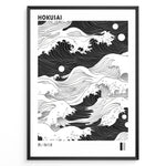 Load image into Gallery viewer, Japanske plakater | Minimalist black and white wave illustration inspired by Hokusai&#39;s Great Wave, framed as a modern poster with Japanese text at the bottom.
