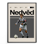 Load image into Gallery viewer, Fodbold plakat | Fodbold plakater | Pavel Nedvěd Fodbold Plakat | Tjekkiets Dribler og Juventus-Legende | Plakaty.dk
