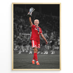 Load image into Gallery viewer, Pernille Harder im Bayern-München-Trikot mit einer Trophäe auf einem stilvollen schwarz-weißen Fußballposter.
