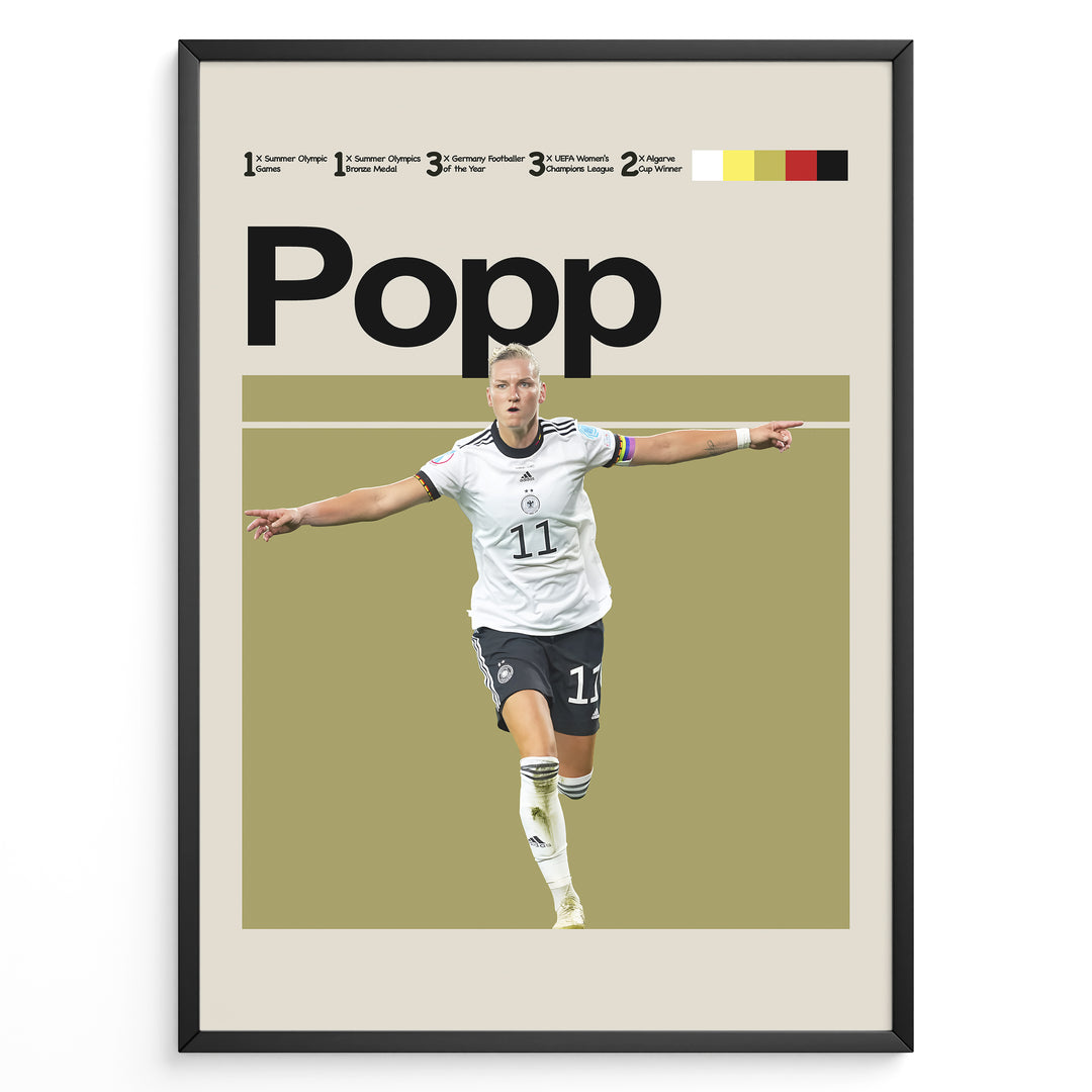 Alexandra Popp plakat | Tysk landsholdstrøje i hvid og sort med ikonisk jubelpose – perfekt til fans af kvindefodbold og Tyskland