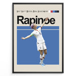 Load image into Gallery viewer, Megan Rapinoe Kvinde fodbold plakater | USA landsholdstrøje i hvid med ikonisk jubelpose og lilla hår – perfekt til fans af kvindefodbold
