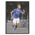 Load image into Gallery viewer, Fodbold plakat | Fodbold plakater | Rasmus Højlund Fodbold Plakat | Danmark | Perfekt til Den Ægte Fan | Plakaty.dk
