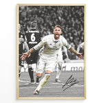 Load image into Gallery viewer, Sergio Ramos fodbold plakat i Real Madrid trøje hvor han jubler med armene bredt ud på banen.
