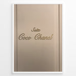 Load image into Gallery viewer, Fashion Plakat | Suite Coco Chanel Door Sign – Iconic Parisian Elegance Plakaty.dk | Beige door panel with elegant gold script reading “Suite Coco Chanel,” symbolizing luxury and Parisian elegance.
