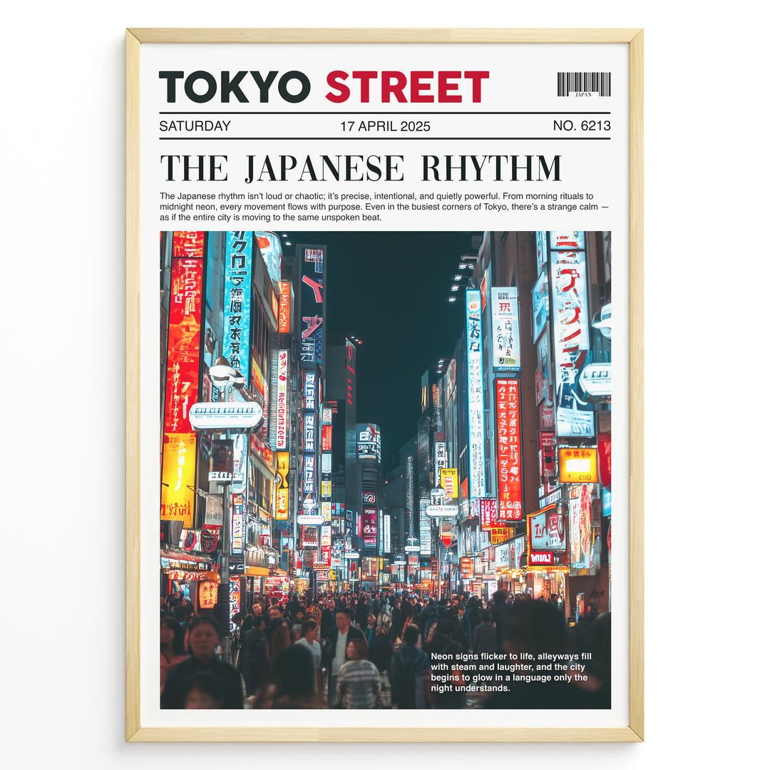 Japanske plakater | Poster styled like a newspaper cover showing a crowded Tokyo street at night, with glowing neon signs in Japanese and a headline reading "The Japanese Rhythm."