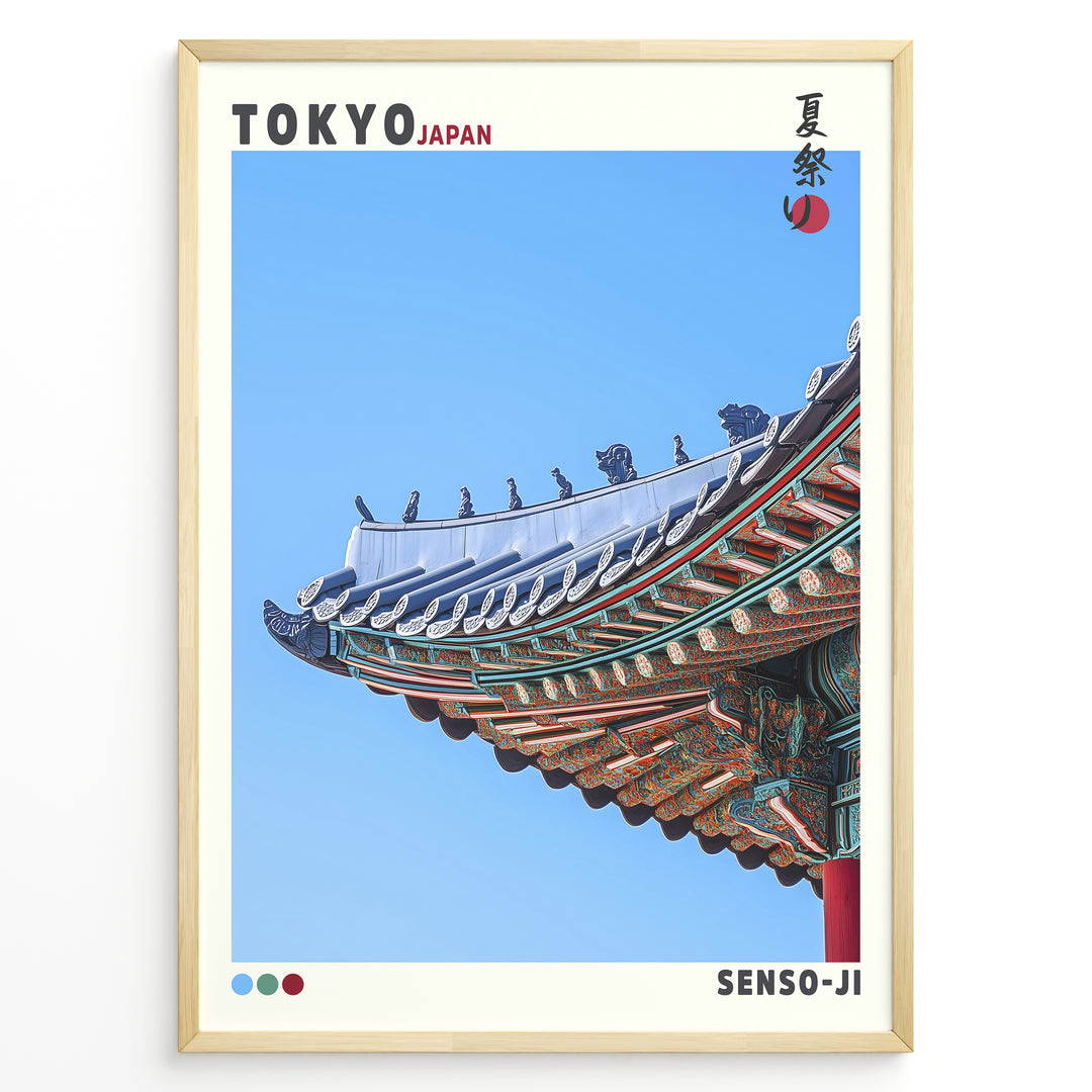 Japanske plakater | Close-up of the colorful and ornate roof of Senso-ji temple in Tokyo, Japan, with traditional Japanese roof tiles and blue sky background.