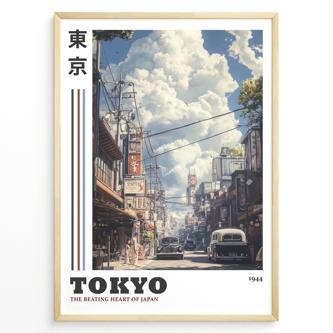 Japanske plakater | Vintage-style poster of a 1944 Tokyo street with retro cars, traditional Japanese buildings, and power lines under a sky filled with large clouds.