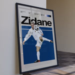 Load image into Gallery viewer, Fodbold plakat | Fodbold plakater | Zinedine Zidane Fodbold Plakat | Legendarisk Tribute til Den Ægte Fan | Plakaty.dk
