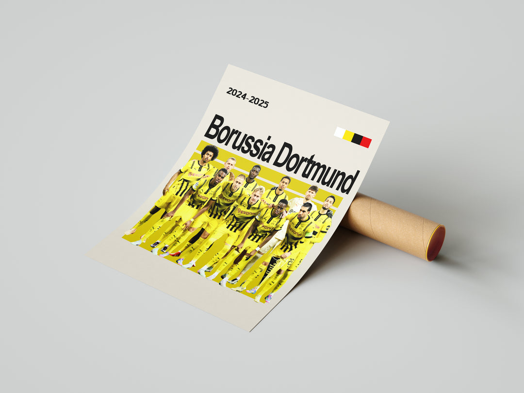 Holdfoto | Borussia Dortmund fodboldplakat 2024-2025 med hele holdet i gul-sort hjemmebanesæt – ikonisk look til fans af den tyske traditionsklub.